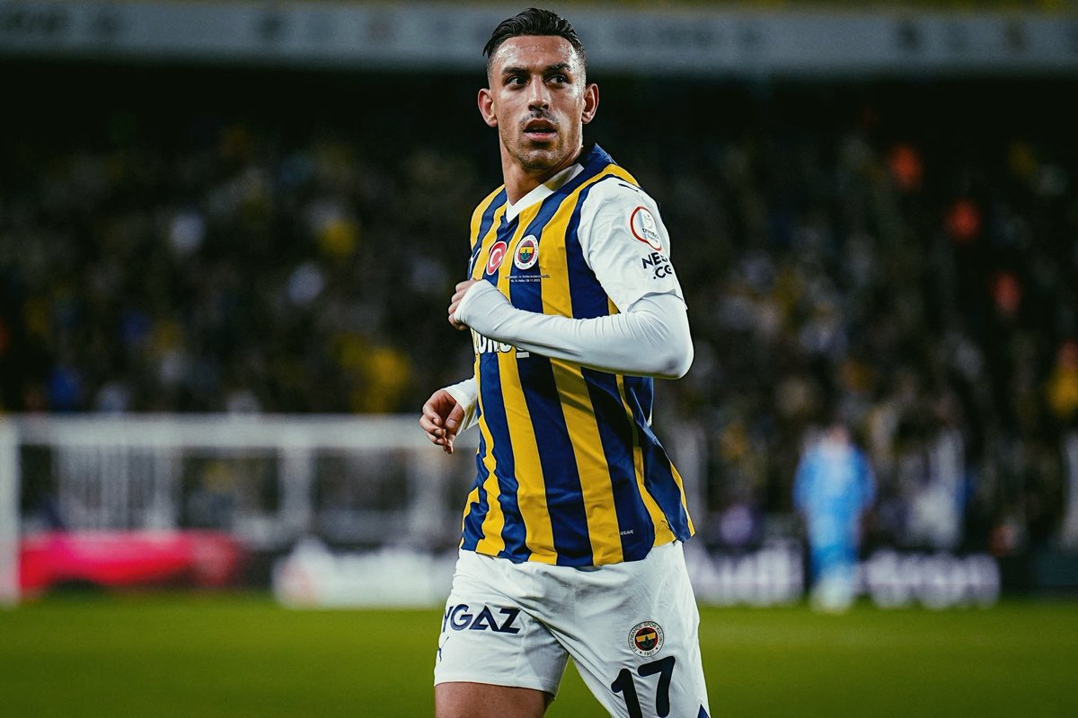 Takımın en karakterli futbolcusu be amk. Zamanında itin deliğine soktular gram küsmedi, tepki koymadı. Vallahi İrfan benim için bambaşka bir oyuncudur.