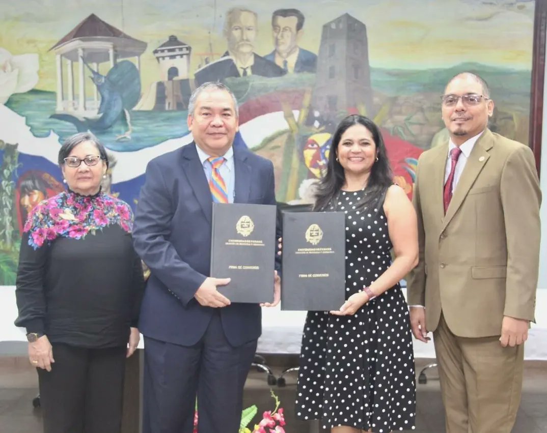 Aduanas suscribe convenio marco interinstitucional con la Universidad de Panamá que permitirá fomentar el fortalecimiento de la educación y el intercambio profesional de los egresados de la facultad de administración pública aduanera y de los servidores públicos de Aduanas.