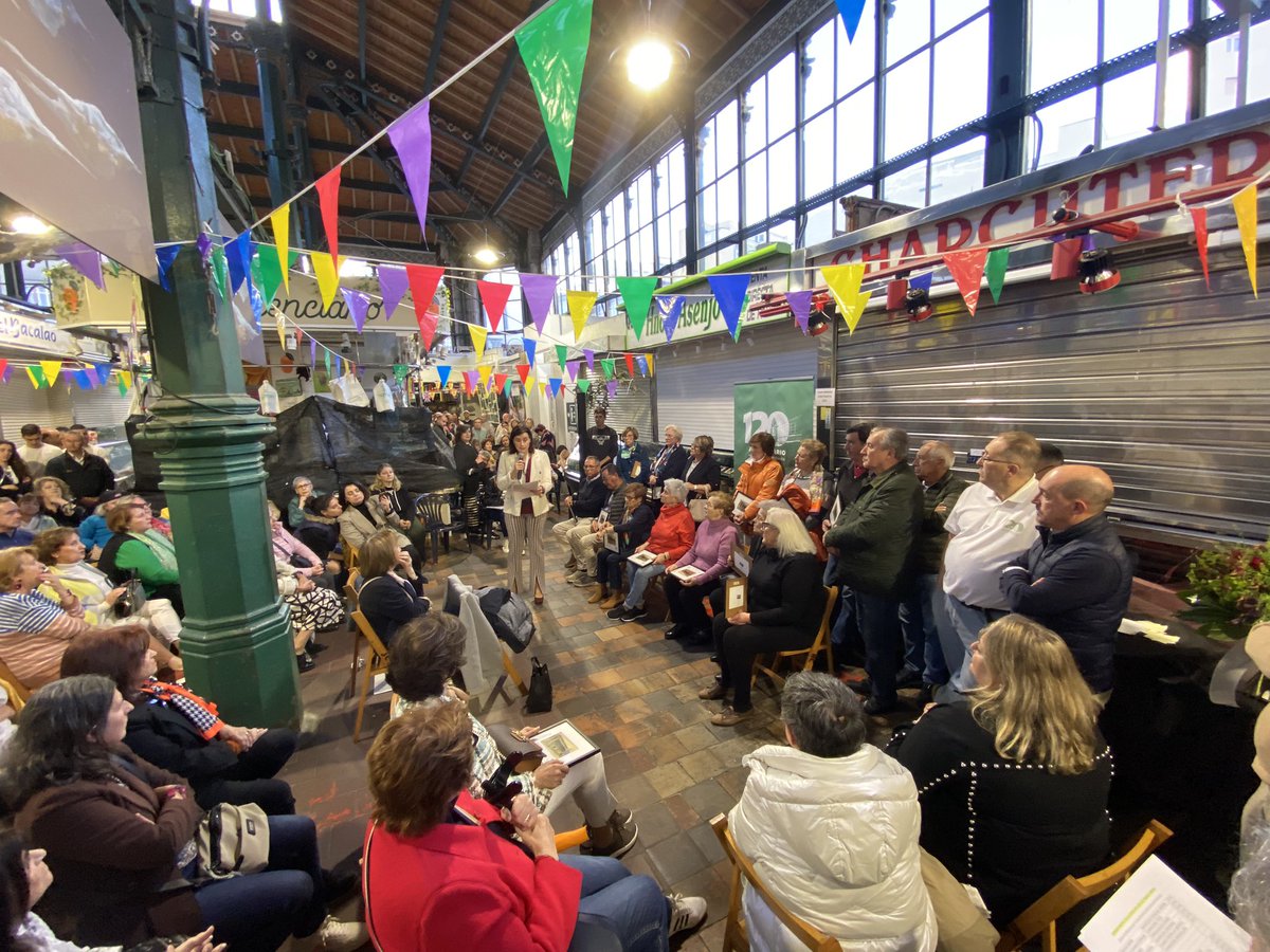 Una tarde inolvidable celebrando el 120 Aniversario del Mercado de la Esperanza. Emociones, recuerdos y un homenaje merecido a muchos comerciantes que han trabajado toda su vida en el Mercado.