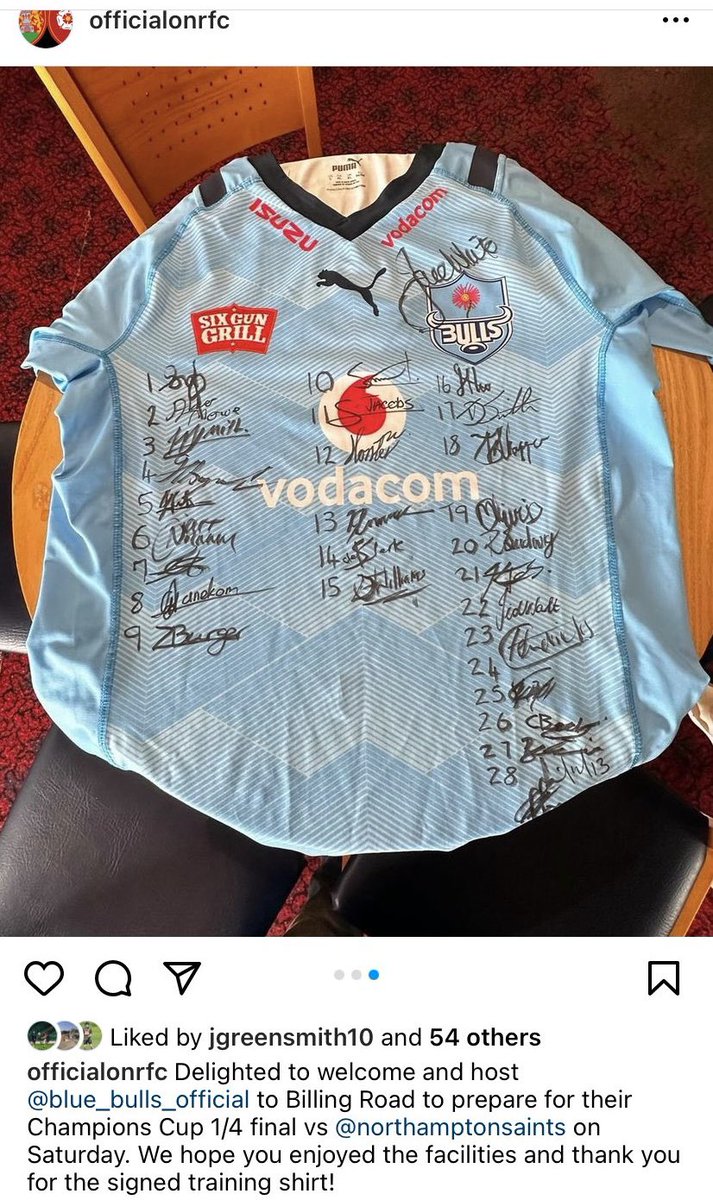 Vodacom Bulls have been training at Billing Road, home of Old Northamptonians, and presented their hosts with a signed training shirt…