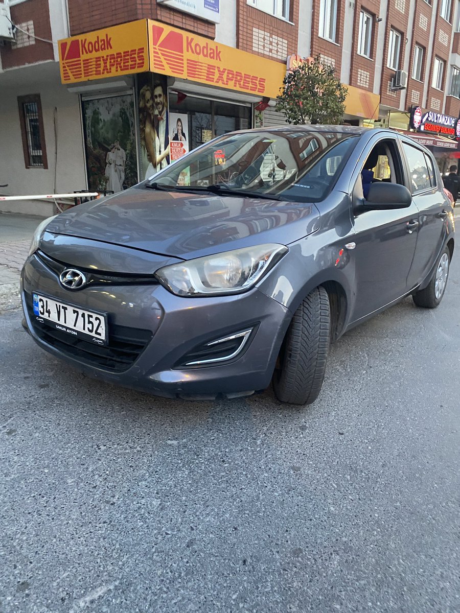 Sağ ayna kırık olsa bile mahalle ortası drift yapar adamın akılını alırım ardından trafiği birbirine katarım #faketaxi #hyundai #i20garage #i20clubtr #hyundaii20 #Car #taxi #mycar #ilovemycar