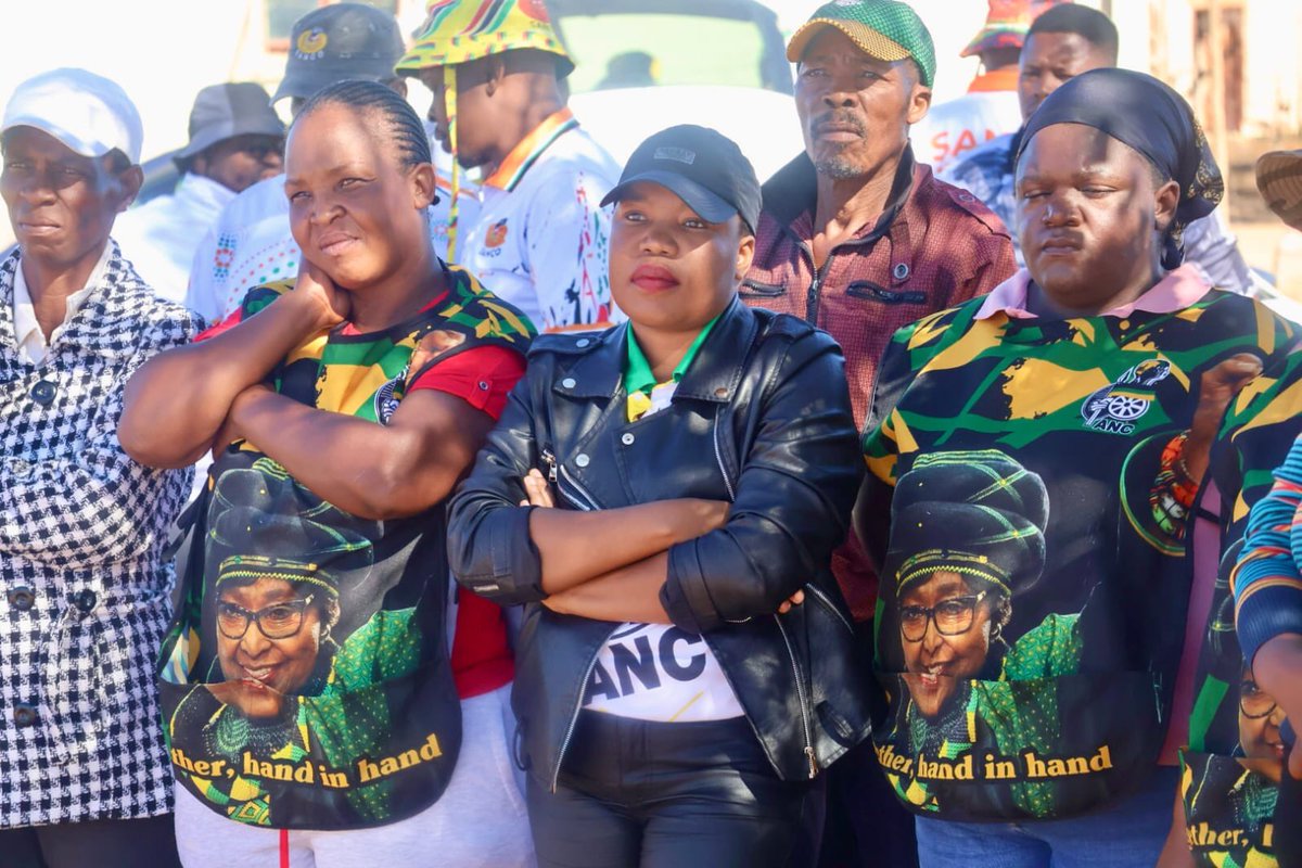 TSWAING - ANC CAMPAIGN TRAIL ⚫️🟢🟡

All day long in a massive elections programme, Cde. Viola Ntsetsao Motsumi, the NW ANC Deputy, led the volunteers and leaders from various MDM structures to a community meeting in Atamelang, which is located in Ngaka Modiri Molema Region.