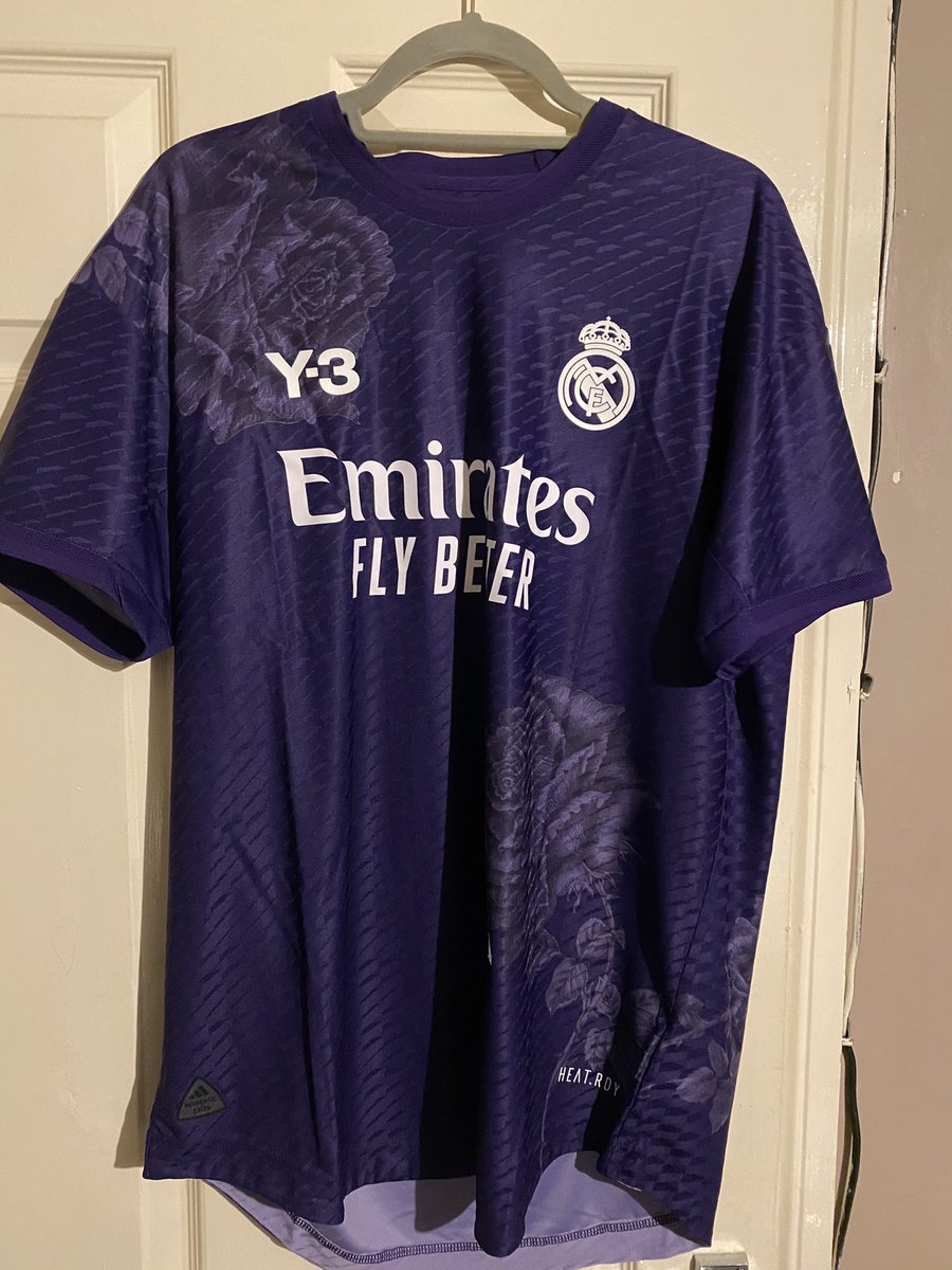 Real Madrid 4th jersey Brand new Size large €140 (postage from ireland) Retweets welcome @_FullKitWankers @shirt_x @ShirtSellerList