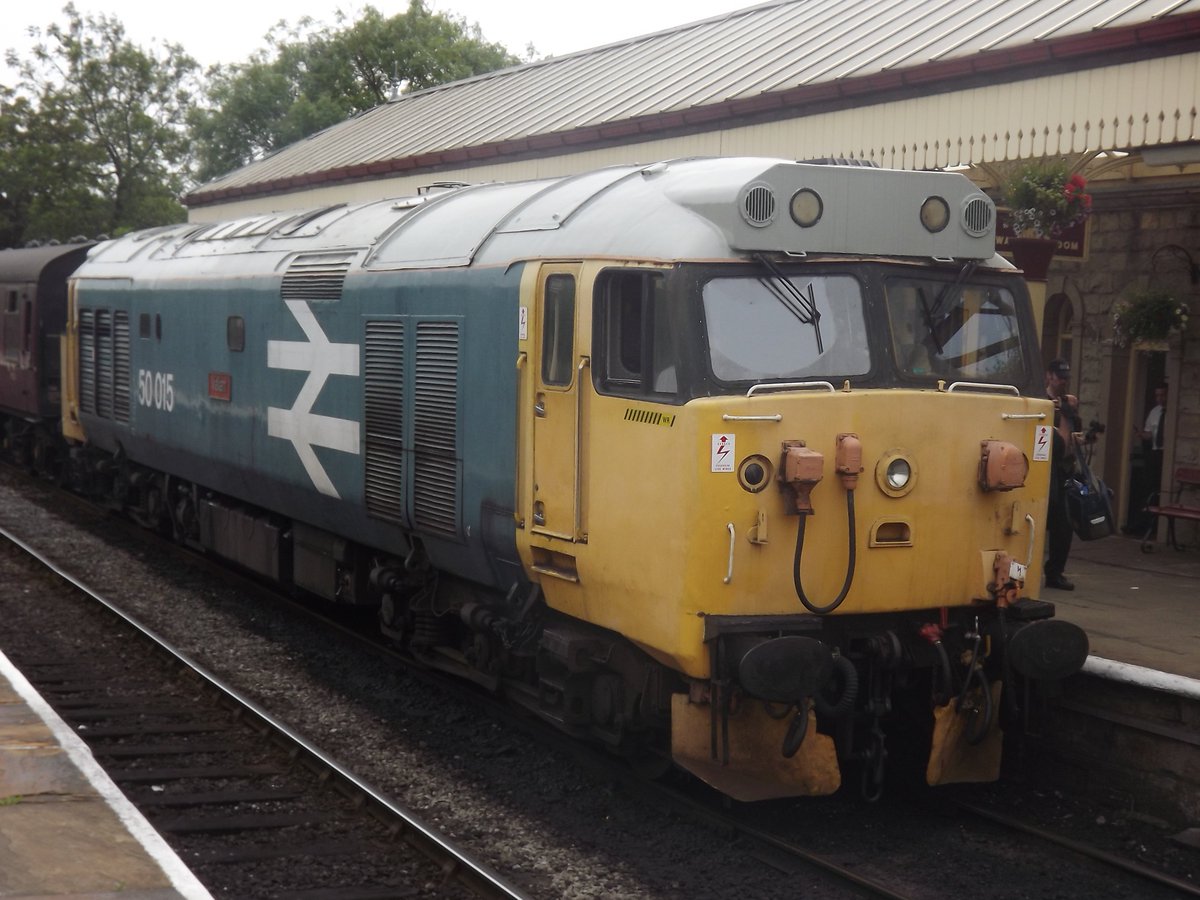 #fiftyfriday - An older shot on my old Fujifilm... @eastlancsrly @elrdiesel 50015 'Valiant' is seen at Ramsbottom during the 2019 Summer Diesel Gala.