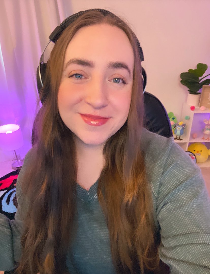 ✨ live now at twitch.tv/hankstergirl ! the market is back open in supermarket sim!!