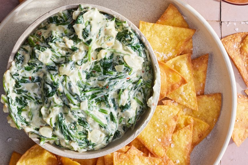 Spinach Dip with Tortilla Chips RECIPE: ow.ly/Guhz50QoZhR