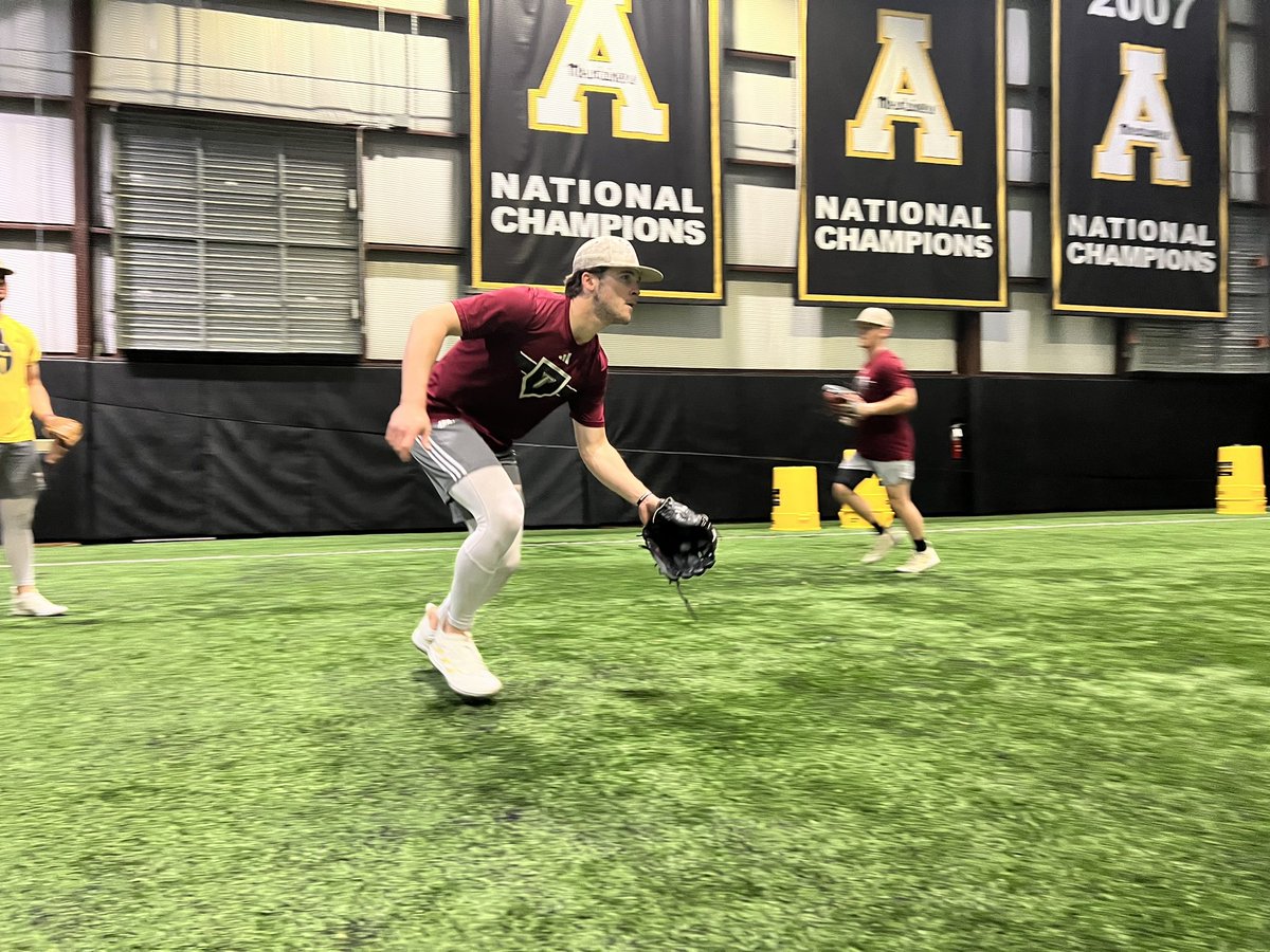 A lil ☔️ never stopped the Trojans. #EverythingCounts | #OneTROY⚔️⚾️