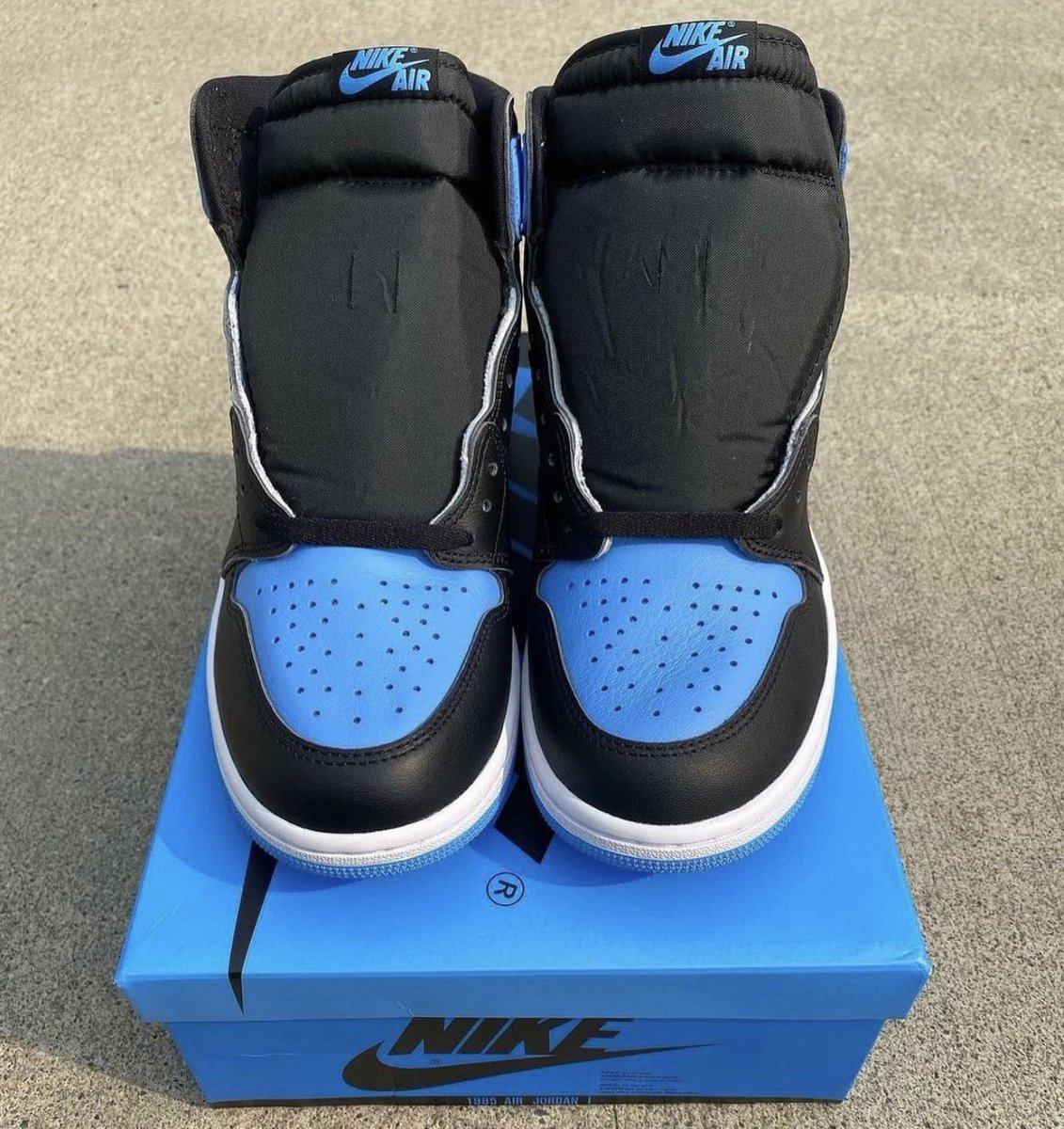 mmdsneaks's tweet photo. Air Jordan 1 High OG “UNC Toe” dropping in July!

#aj1 #airjordan1 #sneakers #airjordan #nike #sneakerheads #sneakerhead #swooshhead23 #nikeair #airjordan #instakicks #kotd #hypebeast #jumpman #jordan1 #streetwear #kotd  #teamcrep #crepprotect https://t.co/BDIOT6gF4I