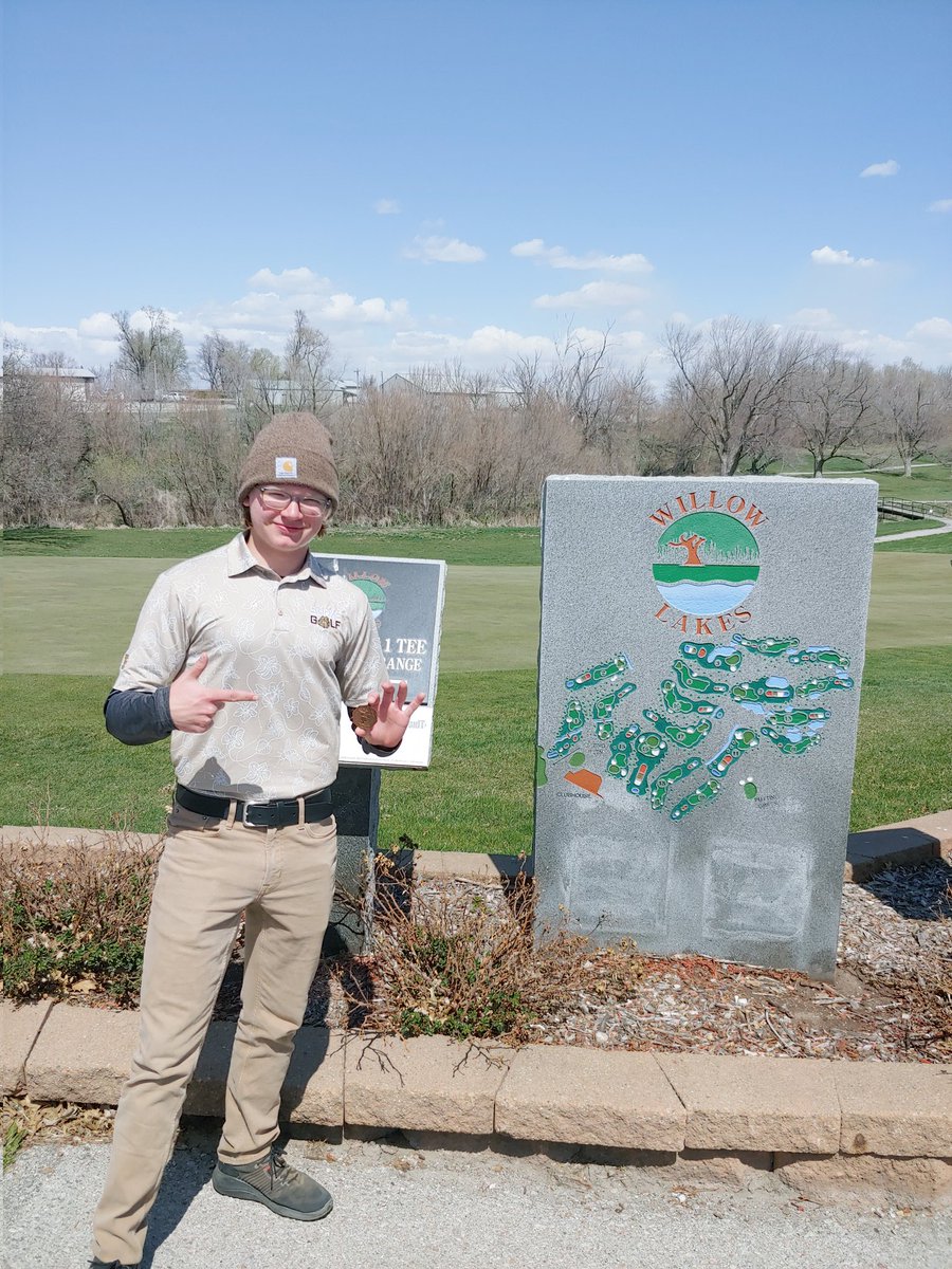 Burke_Golf's tweet photo. Drew Dunning brought some hardware home today from Willow Lakes. His 81 was good for 9th place. First individual top 10 finish this year for @Burke_Golf keep it rolling! https://t.co/8D6VNwkuFX