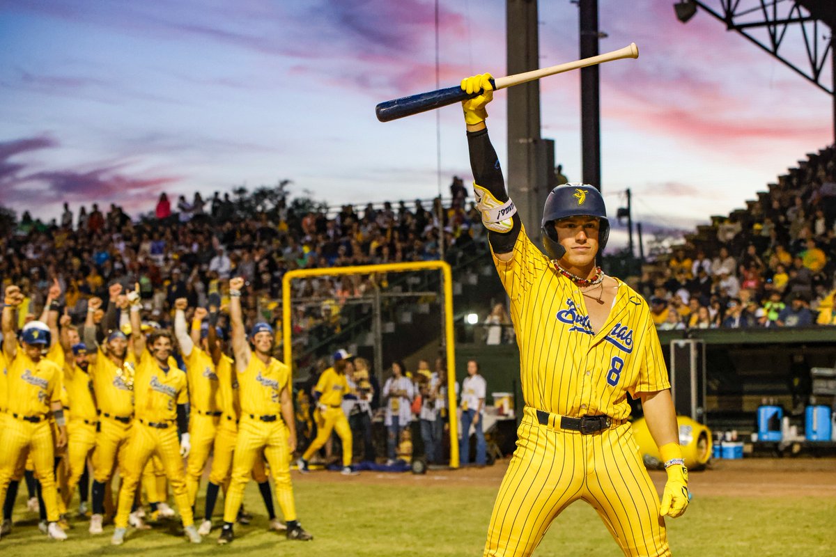 Our very first @TheSavBananas broadcast starts RIGHT NOW!! You can watch on your TV, computer, or on our app all for FREE 🖥️Watchstadium.com 📲bit.ly/StadiumApps