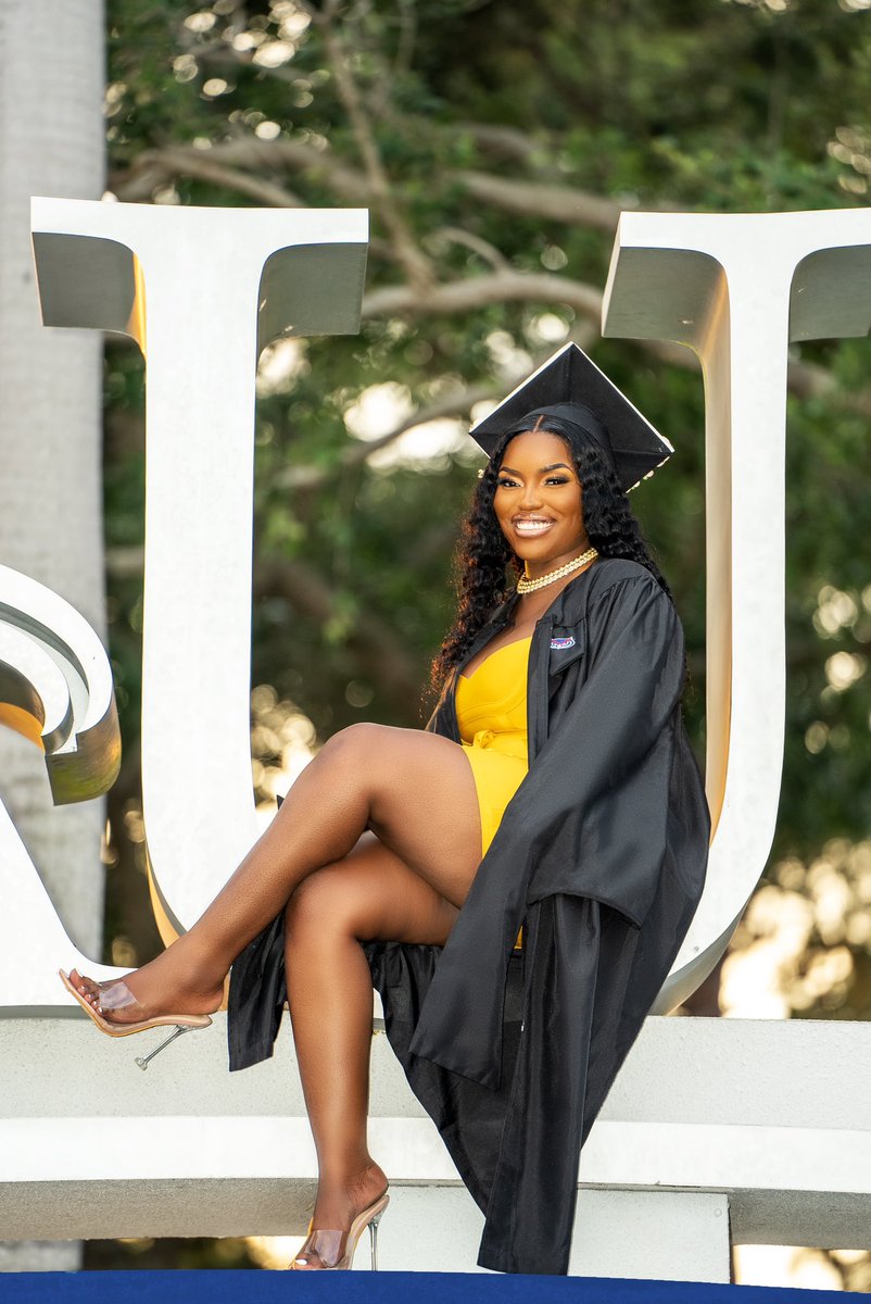 queen_wids's tweet photo. #MSW
#Masters2024
#MastersInSocialWork
#FutureTherapist
#Graduation https://t.co/Xhm1tb5eaL