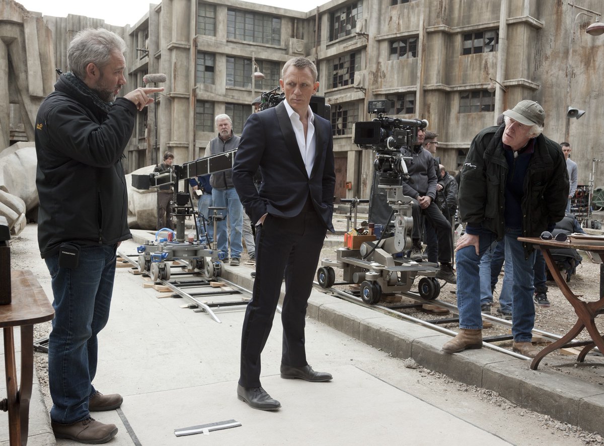 #almostfriday #danielcraig #director #sammendes @ #deadcity #pinewoodstudios #onset #skyfall #jamesbond #jamesbond007 #makingof #filming #moviestar #moviestars #actorlife #cinematography #beyondcoolmag #motion #travel #urban #life