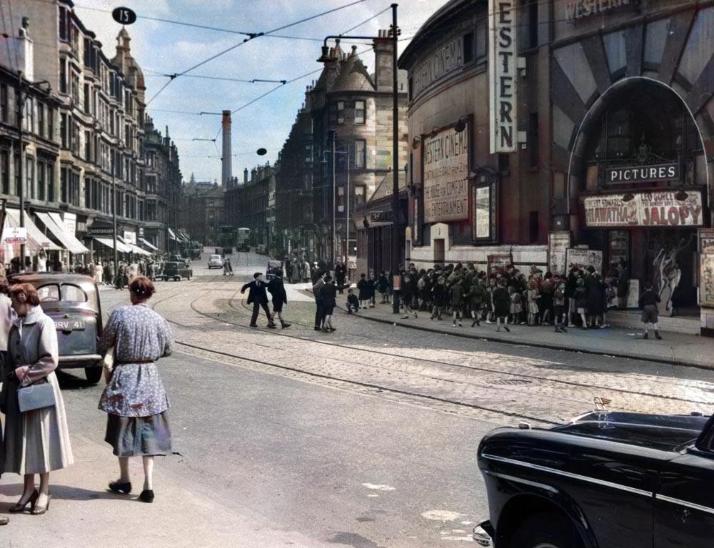 OldGlasgow.com
Dumbarton Road Looking Towards Partick Cross Glasgow 1955
OldGlasgow.com