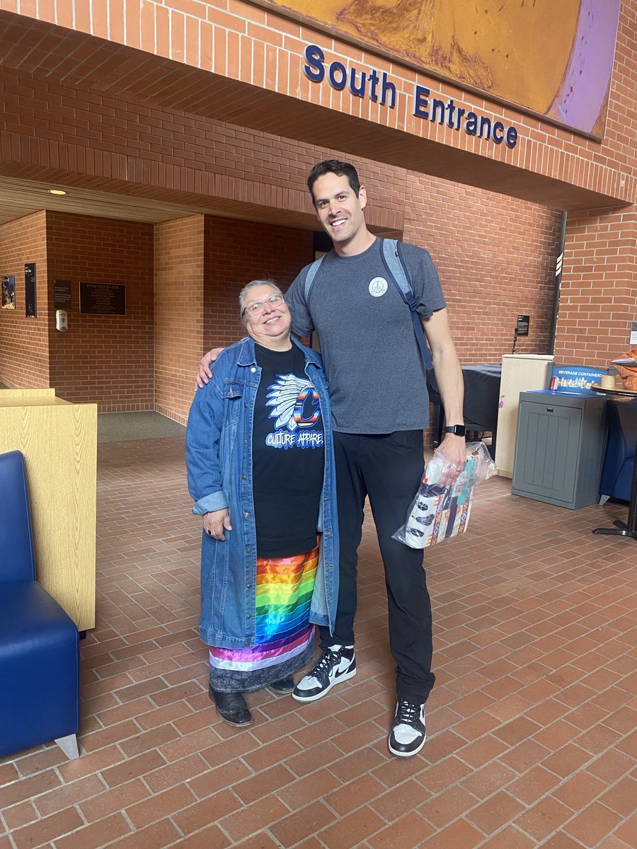 MJosephineSmall's tweet image. Made sure to get selfie with volleyball great Dallas Soonias at #Inspiring SuccessYouthConference at #RedDeerPolytechnic