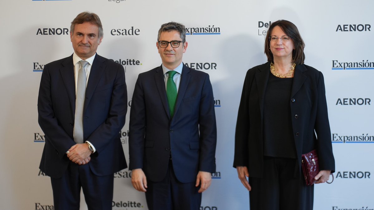 Esta tarde, @felixbolanosg ha participado en los #PremiosCompliance de @expansioncom. ✔️ El ministro ha destacado la importancia del cumplimiento normativo y cómo contribuye a hacer una mejor España. mjusticia.gob.es/es/institucion…