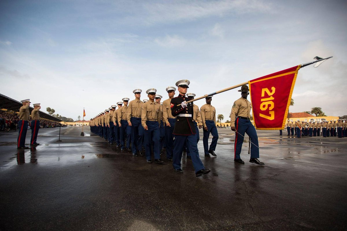 Welcome #Mike Company Family & Friends! Friday's graduation ceremony recognizes the successful transition from civilian to basic #Marine @USMarineCorps @USMC. Download the #graduation program mcrdsd.marines.mil/Portals/3/Mike…