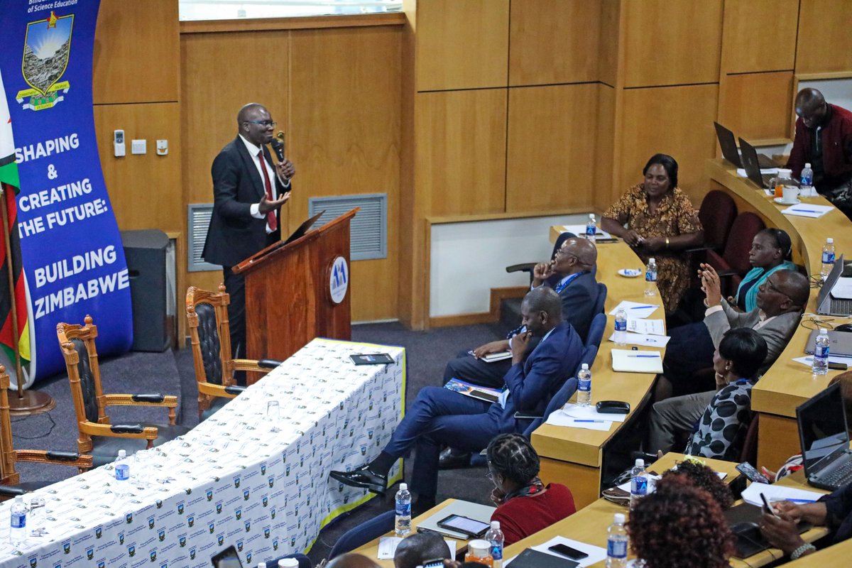 Day 3 of the #AI_Indaba had impactful discussions with heads of tertiary institutions at the Management Training Bureau - MTB. Dr Murekachiro emphasised @mhtestd position that human needs should inform teaching and learning, thus inspiring innovations which answer the needs.
