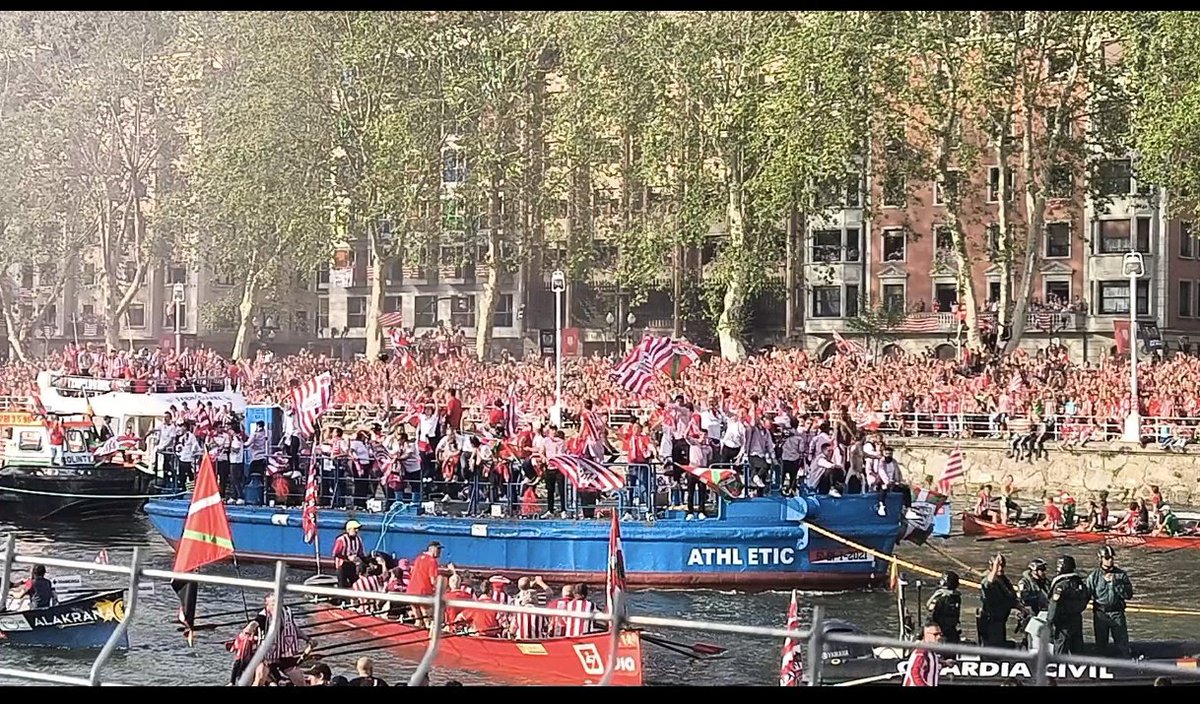 ¿Ha merecido la pena ir y volver en el día desde Palencia a Bilbao para ver la Gabarra? 

Por supuesto que sí. 

Aupa Athletic! 🔴⚪🔴

#AthleticClub