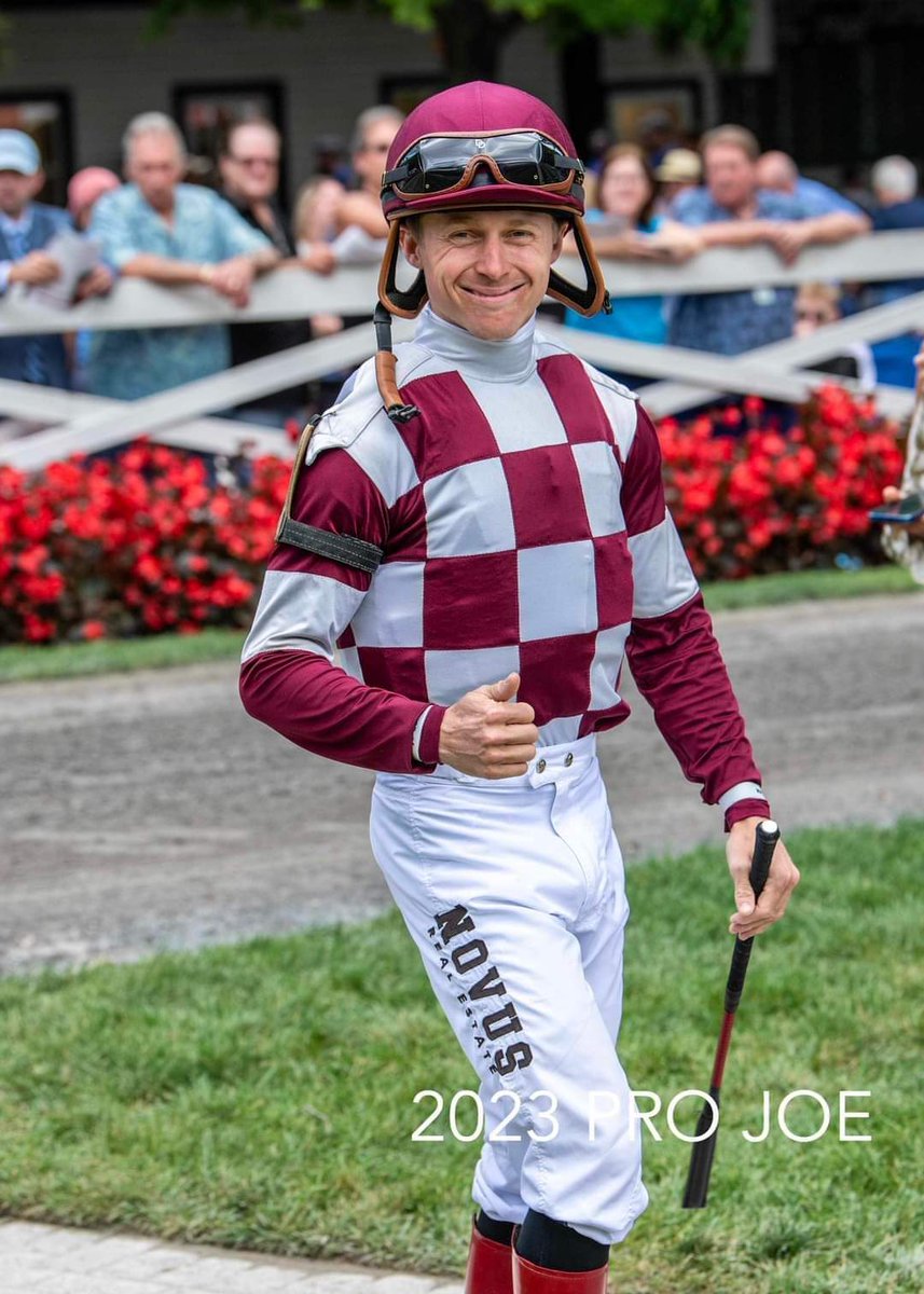 Dylan Davis continues to win with another 3 wins and a third today in 4 mounts at Aqueduct. In his last 23 mounts he has 10 wins, 6 seconds, and 2 thirds 📸 Pro Joe @DavisJockey