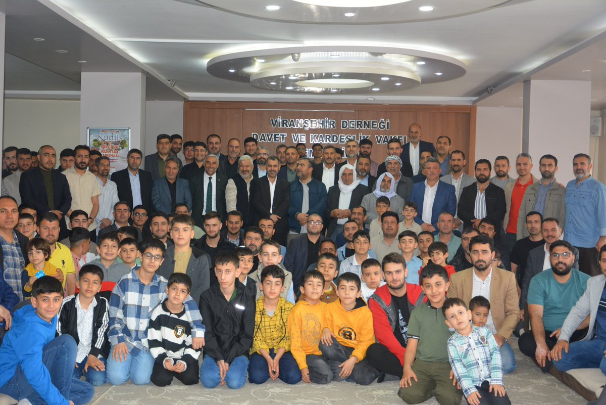 Vir_Der's tweet photo. RAMAZAN BAYRAMI BAYRAMLAŞMA PROGRAMIMIZI DERNEK BİNAMIZDA GERÇEKLEŞTİRDİK

Dernek binamızda bayramın ikinci günü gerçekleştirdiğimiz Bayramlaşma Programımızı üye ve gönüllülerimizin yoğun ilgisi ile gerçekleştirdik. https://t.co/QXZn8D2HLY