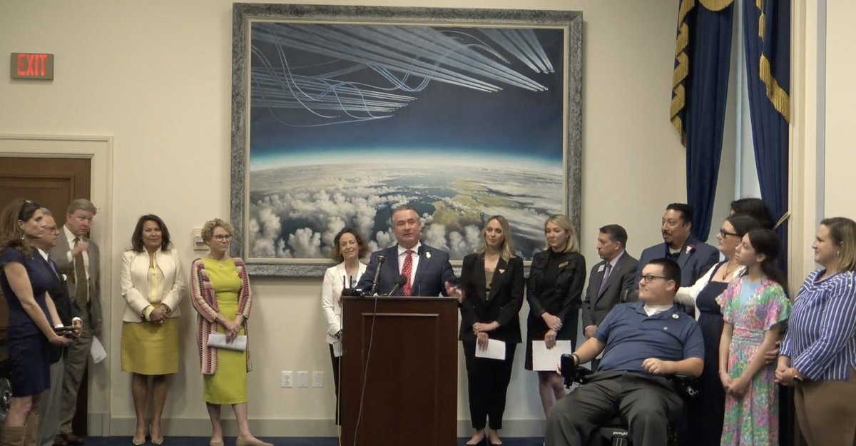 The Quality of Life Panel released its report at an event on the Hill today. @HASCRepublicans @HASCDemocrats MFAN's Shannon Razsadin delivered remarks, commending the panel's commitment to taking action for service members and families. Read the report: bit.ly/3UbxZb8