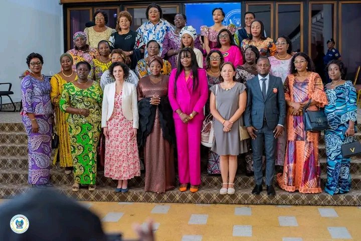 #Kinshasa : Hon @Inamizi2 et Hon @MutitaClotilde du Parti @Ensemble_MK ont participé le mercredi à un panel des députées nationales avec la Ministre Belge des Affaires Étrangères sous le thème : Renforcer le leadership politique et l'autonomisation économique des femmes.