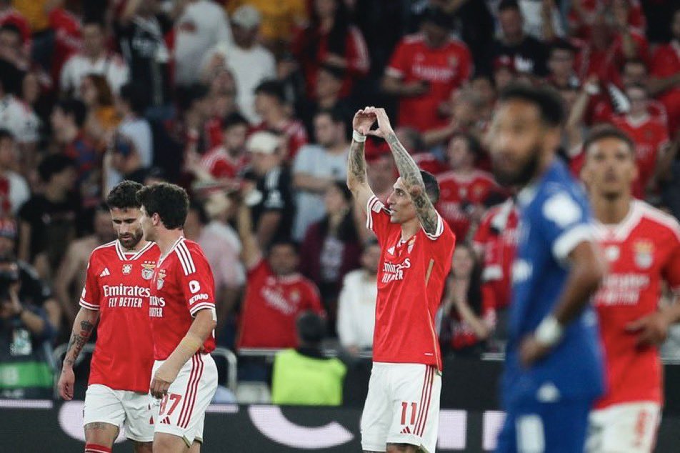 SL Benfica vence o Marselha por 2-1 e vai a França em vantagem na eliminatória 🦅 ⚽️ Rafa e Di María marcaram para as águias.