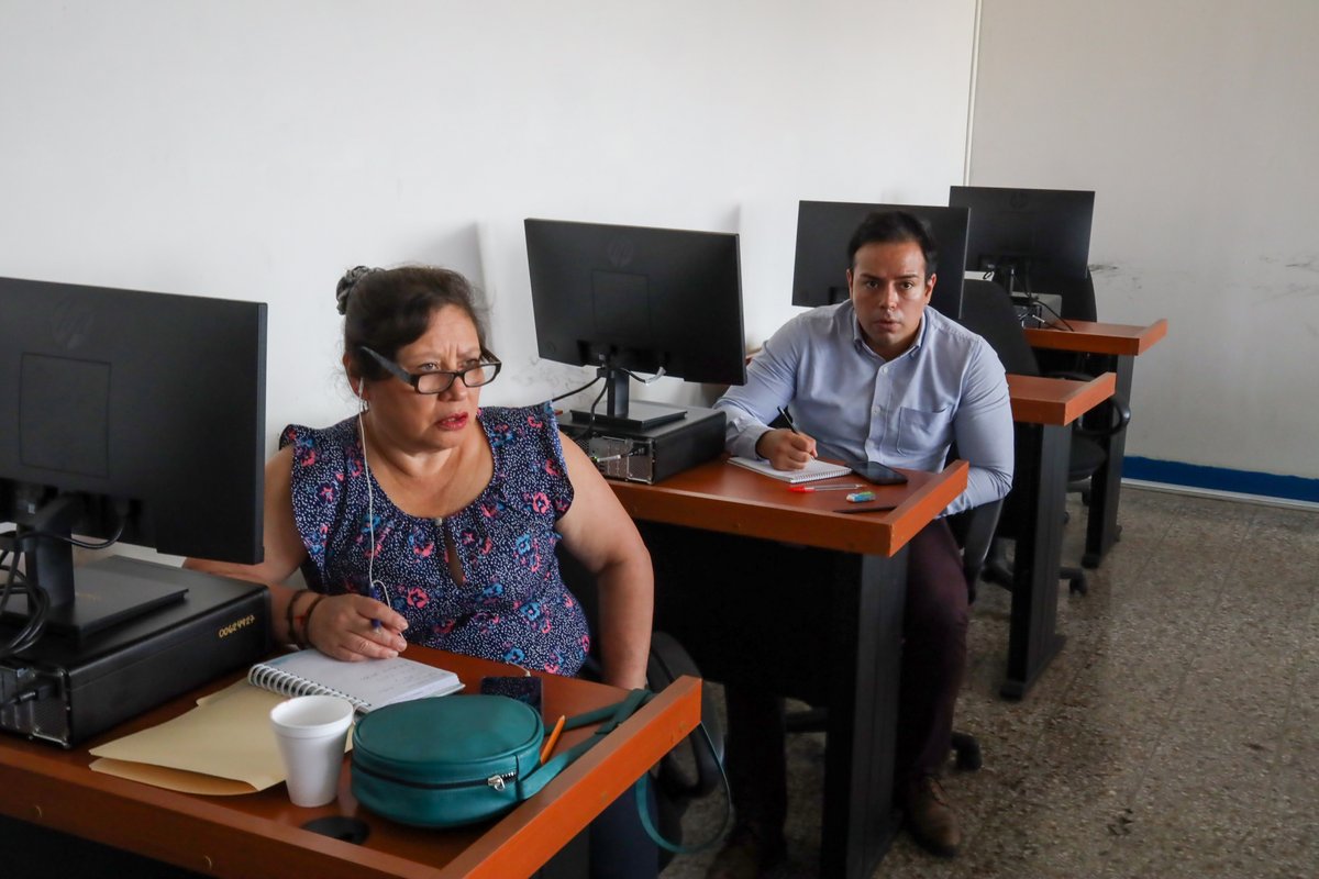 La Oficina Nacional de Servicio Civil -Onsec- brindó una capacitación al personal del @marnguate y del @midesgt para fortalecer su proceso de dotación de recursos humanos. #GuatemalaSaleAdelante