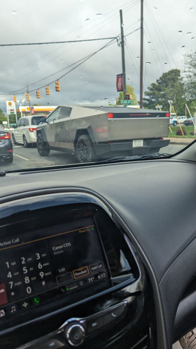 My cuz just sent this to me asking was it a 'LEGO CAR'? She was adamant that it was not a truck. It look like it should be in #totalrecall followed it up with #Georgejetson #Yabadabadoo  . My hubby said it a #Teslacybertruck #Cybertruck #ElonMusk  Rofl!😆😅🤣😅🤣🤣
