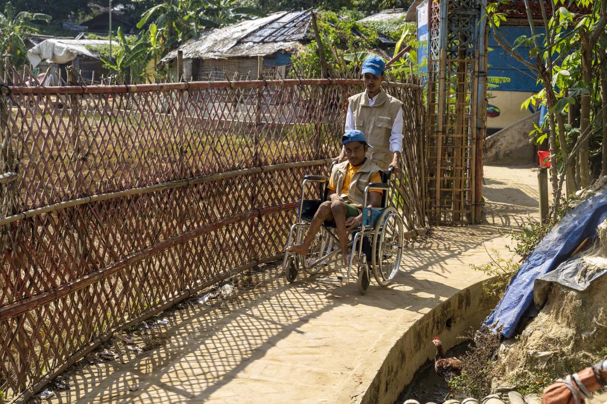 Refugees with disabilities are among the most vulnerable, and access to humanitarian assistance can be challenging for many of them. We make sure they are not left behind🫂 @RohingyaResp @UNinBangladesh