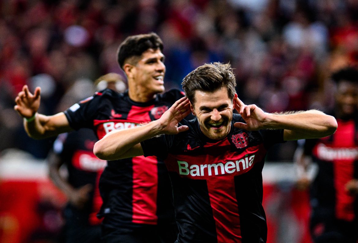 Gol Beklentisi (xG) 2.25 - 0.20
Topa Sahip Olma %73 - %27
Şut 33 - 1
Korner 10 - 1
@SofascoreINT 
Maç sonucu
Leverkusen 2-0 West Ham
Dominasyon. 🇩🇪🧠

#B04WHU #xabialonso #Bayer04 #bayerleverkusen #Europaleague #Germany #EuroLeague #bayer04leverkusen #boniface #hoffmann