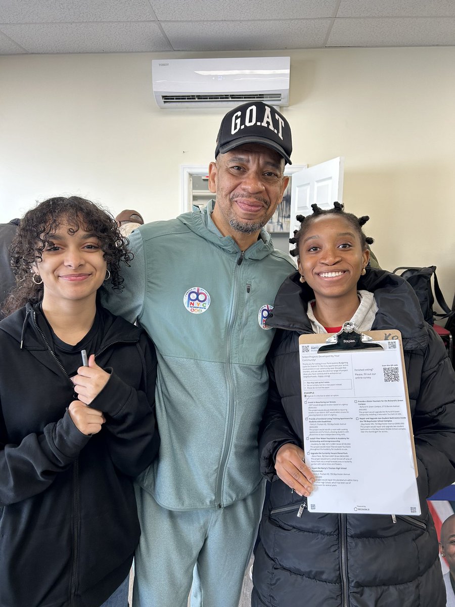 🚨 Participatory Budgeting Vote Week in #the12th continues! Thanks to our #TeamRiley Interns for mobilizing voters district-wide! There's still time to cast your vote to allocate $1 million to capital projects in our community. Deadline: April 14th #PBNYC #pbismyjam