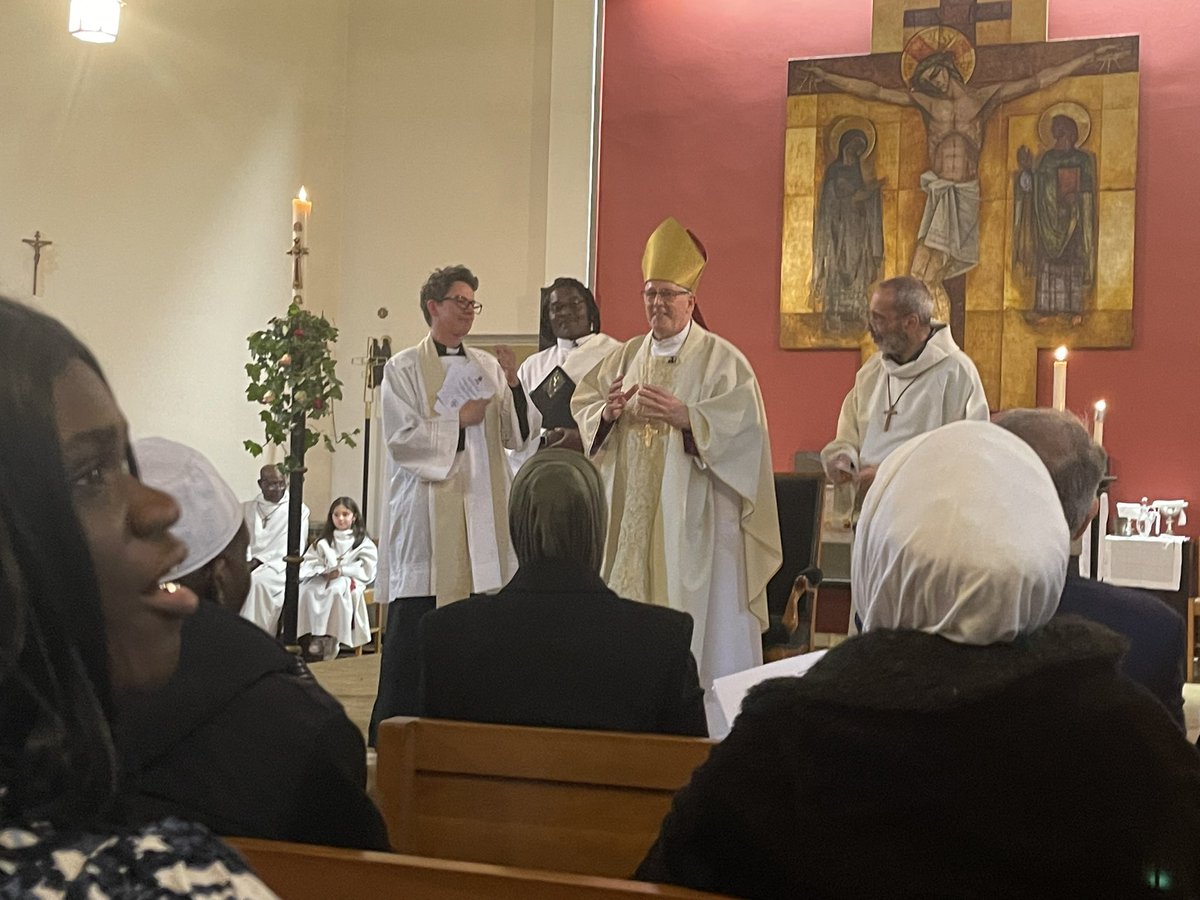 A joy to be at the licensing of Mthr Helen Harknett at the wonderful St Phillips, Avondale Square off the Old Kent Road. Beautiful uplifting church tonight.