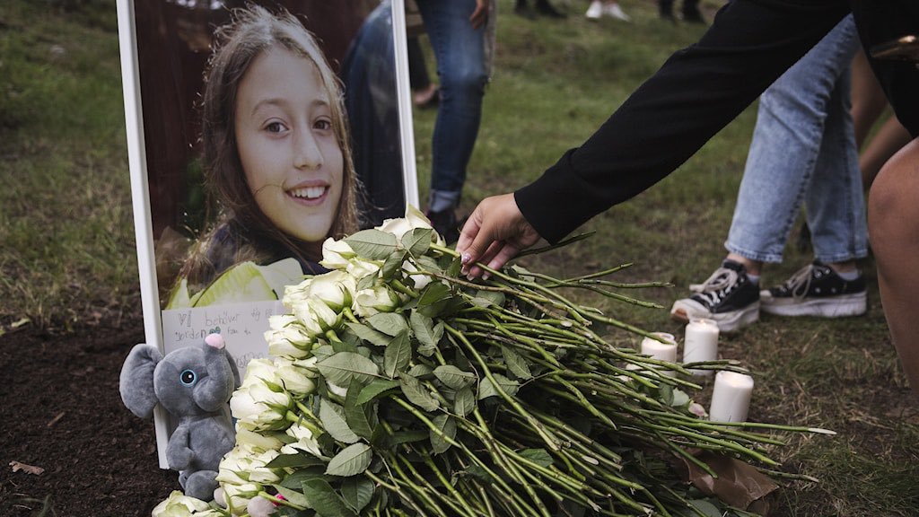 Mikael’s sister was a friend of Adriana Ostrowska’s mother. 12-year-old Adriana was a Polish girl who was also shot to death by a youth gang in August 2020 while she was standing in front of a McDonald’s in Stockholm. She caught a stray bullet during a gang hit (2/2) 🇸🇪🇵🇱
