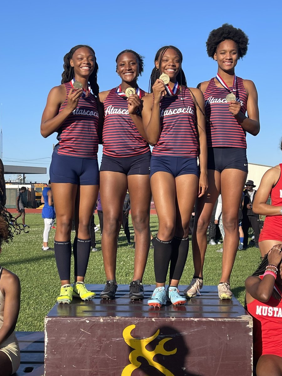 2nd place 4x100 Relay Mariah Maxwell Teresa Malone Marigny Thomas Mia Maxwell #regionalbound #theAway @HumbleISD_AHS