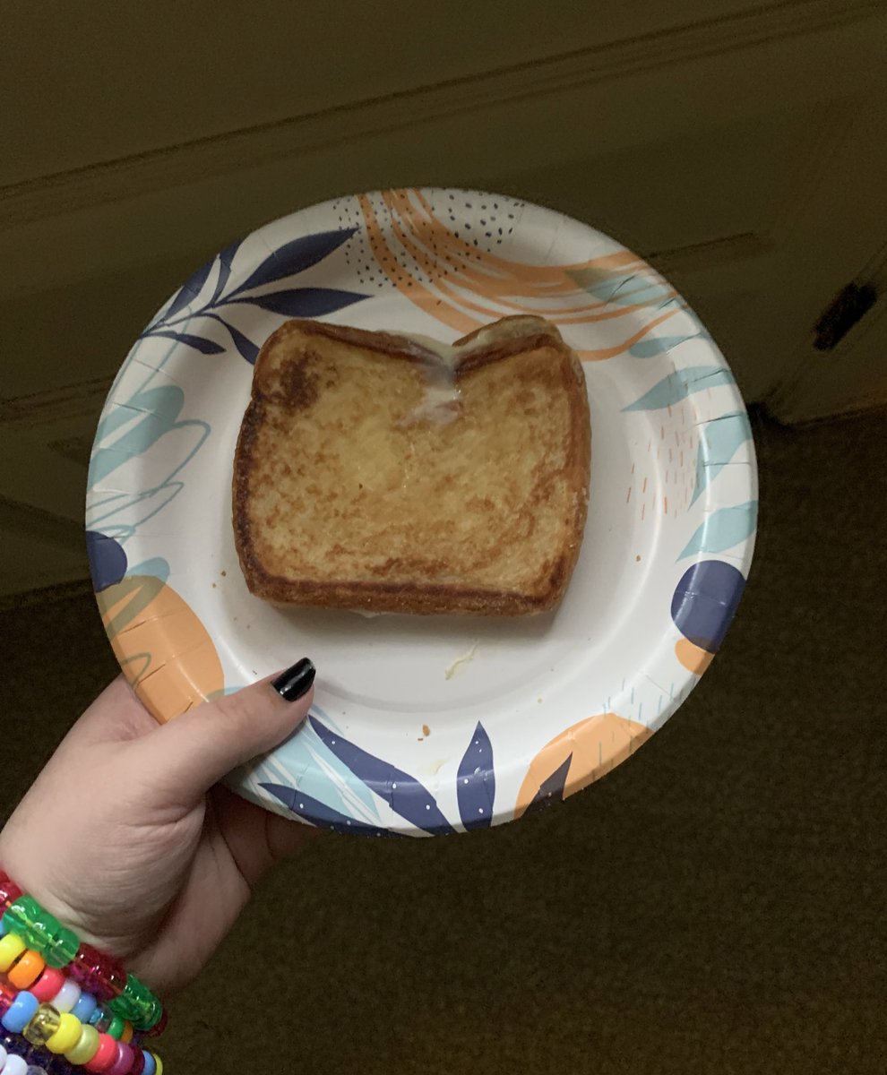 gaebabzyuri's tweet photo. #grilledprovolonecheesesandwichtwt #icookedthis😎 https://t.co/JzOlzarld3