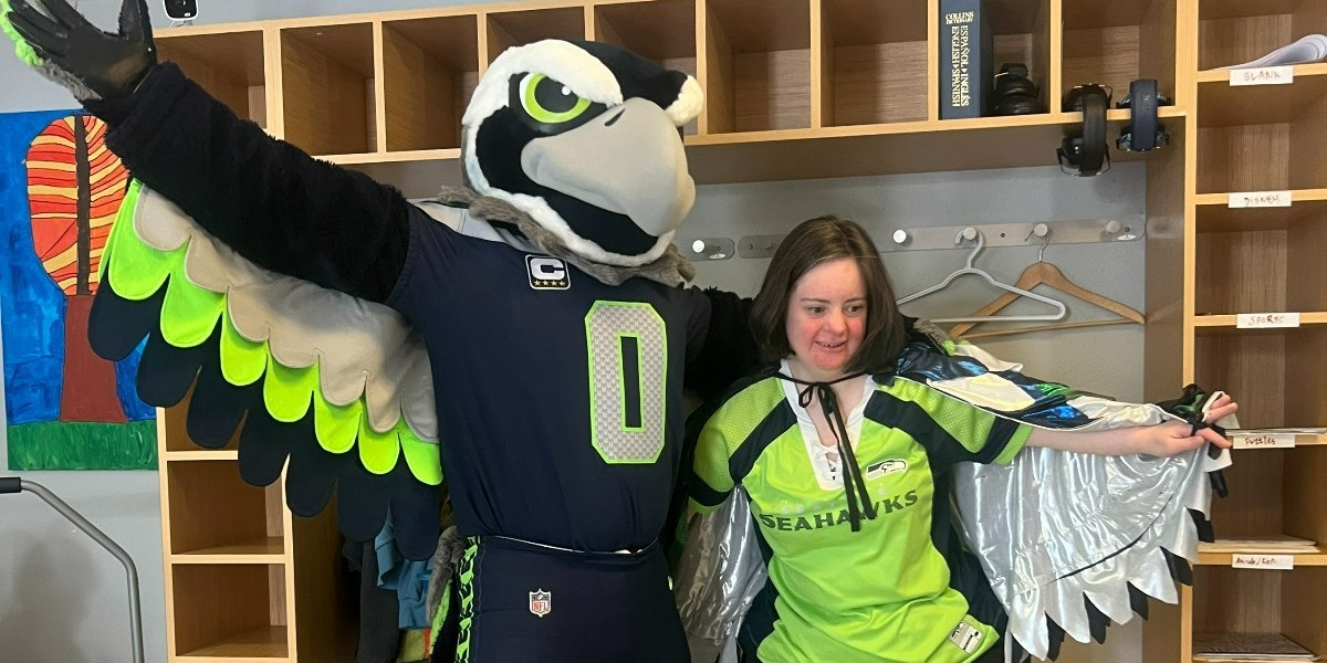 In celebration of Autism Acceptance Month, @seahawks, @blitztheseahawk, and Ben's Fund Autism Grant visited patients at Seattle Children's Autism Center and Seattle Children's Alyssa Burnett Adult Life Center! #ThankfulThursday