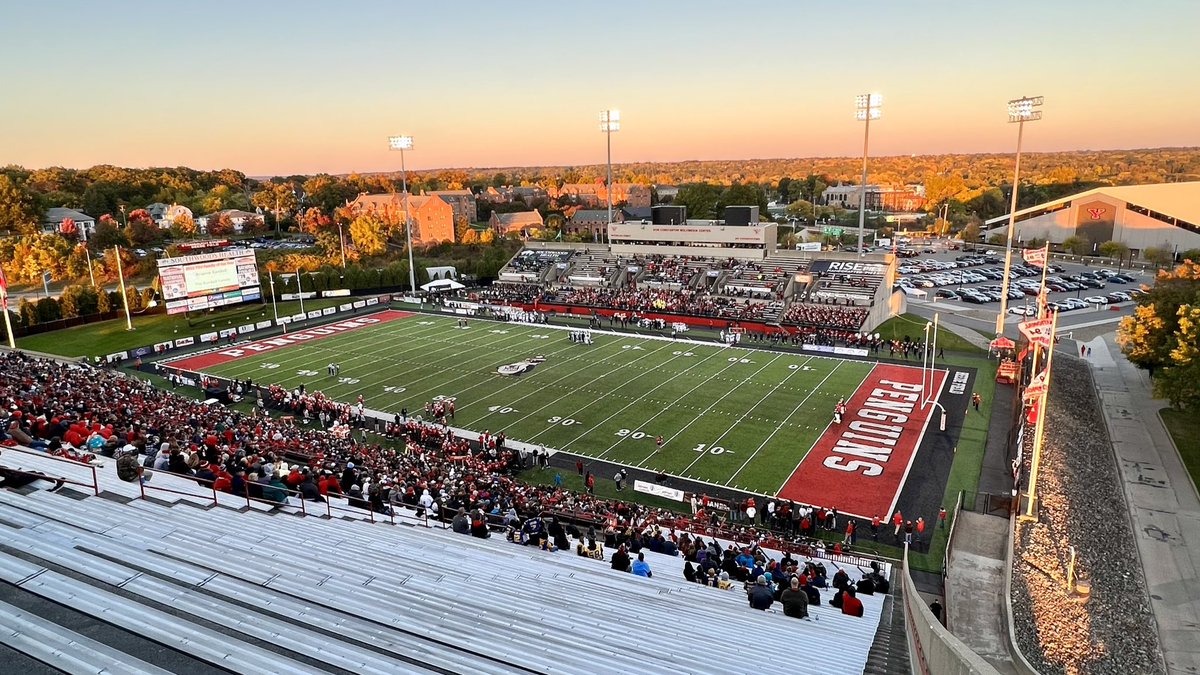 🗳️Best FCS Stadium Invitational🗳️ Round 2: Seed #11 vs #43 11) Kibbie Dome (Idaho @VandalFootball): Opened in 1971. 16,000 seats. 43) Stambaugh Stadium (Youngstown State @ysufootball): Opened in 1982. 20,630 seats. *Voting poll in replies *Full tourney bracket in pinned tweet