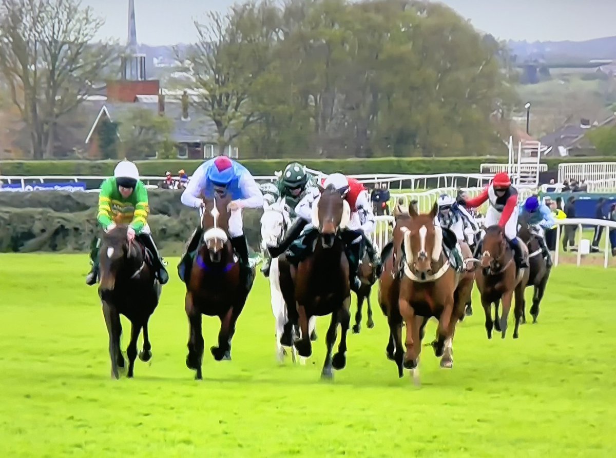 amajox's tweet photo. The quite extraordinary ๐ฎ๐ช๐@QrIrish @amajox @DerekOConnor82 ๐delivers a masterclass performance! WINS @AintreeRaces @RandoxHealth #Foxhunters #ItsOnTheLine #EmmetMullins #JPMcManus ๐๐ฆ๐ฎ๐ช๐What a ride! Many congratulations to winning connections ๐ฅ๐๐๐#topride #topjock ๐ https://t.co/MQX8UF8KFl