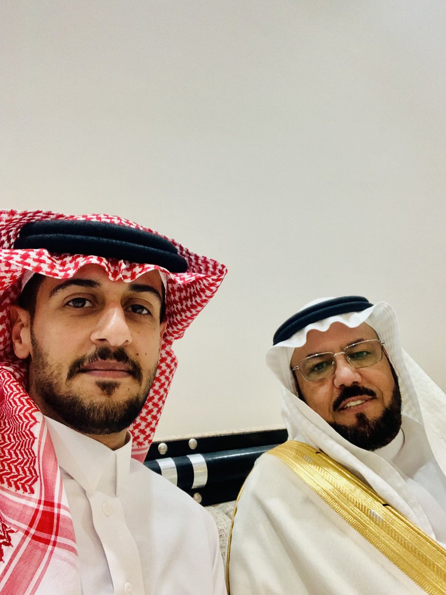 هذه الليلة من أجمل ليالي عيد الفطر المبارك 1445
احتفاء ابناء العمومة الكرام السمحان بابنهم البار البناخي الغالي سلطان عارف غازي السمحان السلماني
لتبرعه بكليته لوالدته حفظهم الباري جميعا
باسم ربعي السلمان نشكر الابن البار  "سلطان"  الذي وهبه الله هذا البر العظيم سائلا الله له