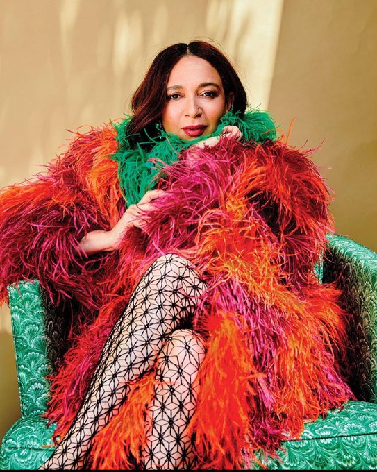 1 pic. WE deserve a “Mame!” Musical remake and I nominate @MayaRudolph https://t.co/wz23MpQSli