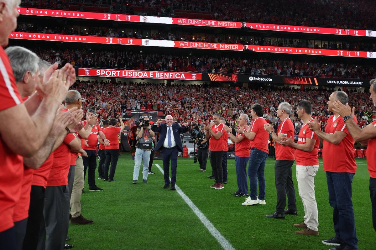 Hoje houve muito Benfica. Pena que tenha sido no intervalo do jogo.