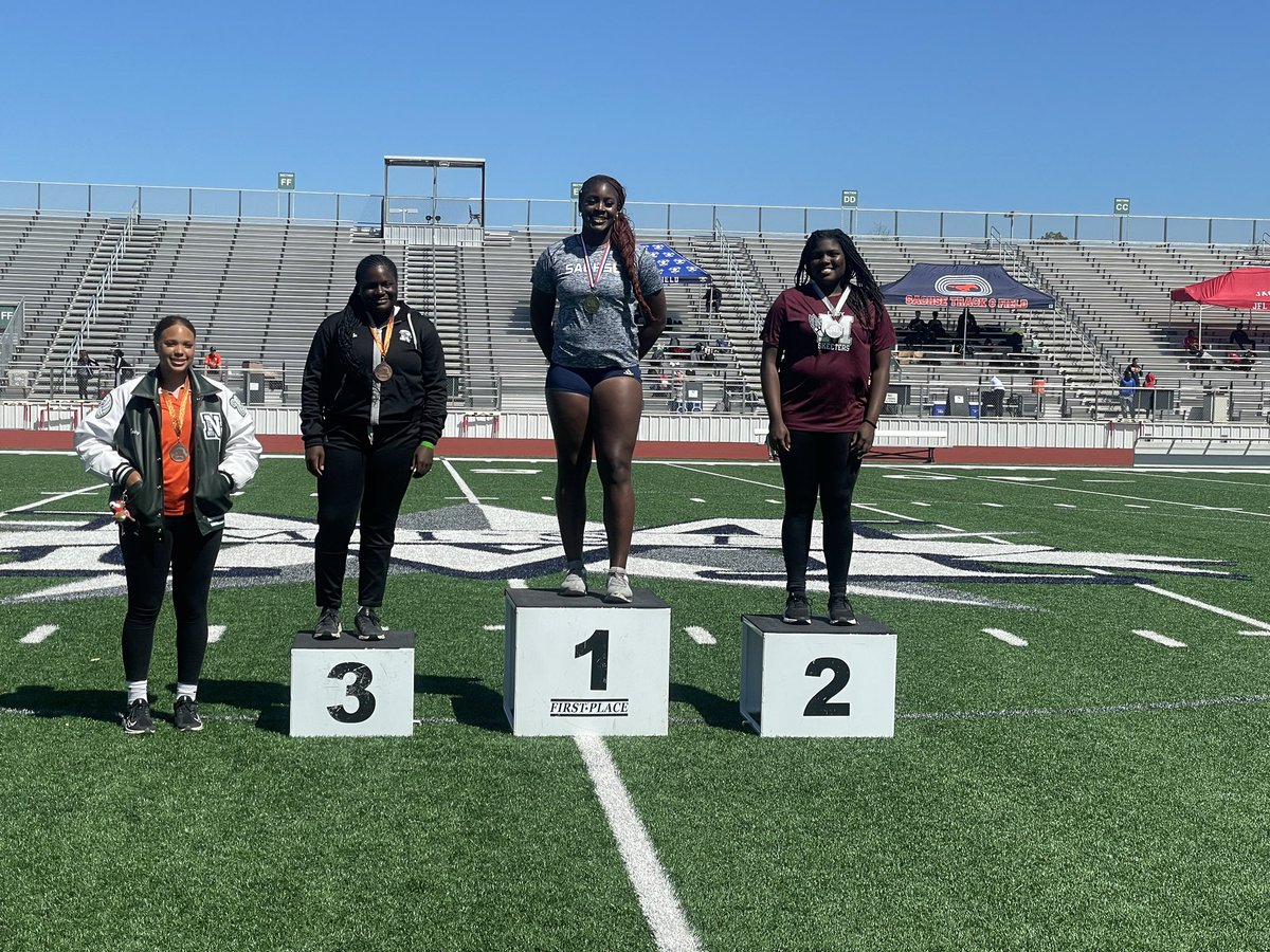 Congratulations to <a href="/Jgiles_2024/">Jewel Giles</a> qualifying for Regionals in the shotput AND disc!