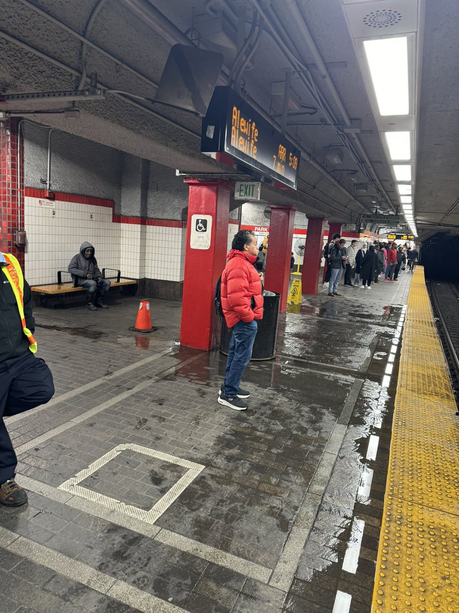 It’s not even really raining. This is fine @mbta