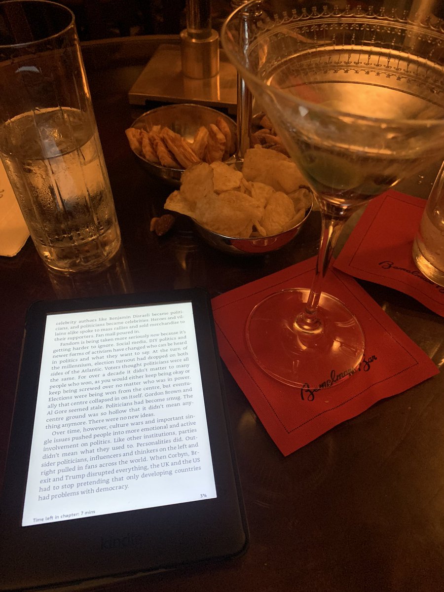 Reading @DocPhoenix’s “I ♥️ Politics” with a martini in Bemelman’s Bar. Standard Thursday evening.