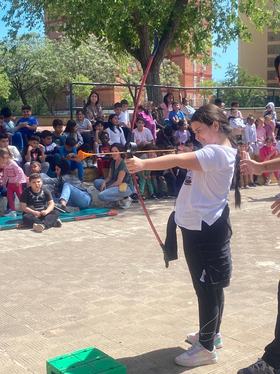 Día 3 Semana cultural: Olimpiadas Candelaria. 3º: salto de vallas. 4º: tiro con arco. 🏃🏃‍♀️🚧🏹🥇🥇🥇

#ceiplacandelaria #abp #comunidadesdeaprendizaje #olimpiadascandelaria