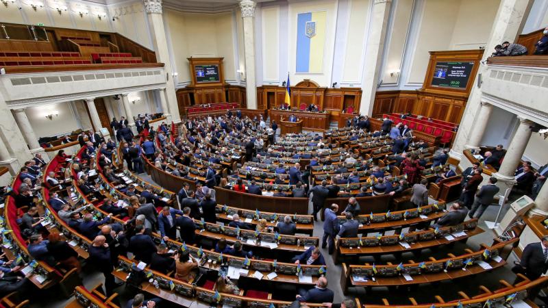 🔴 Ukrayna Parlamentosu, ülkede askeri seferberlik şartlarını sıkılaştıran bir yasa tasarısını kabul etti.
