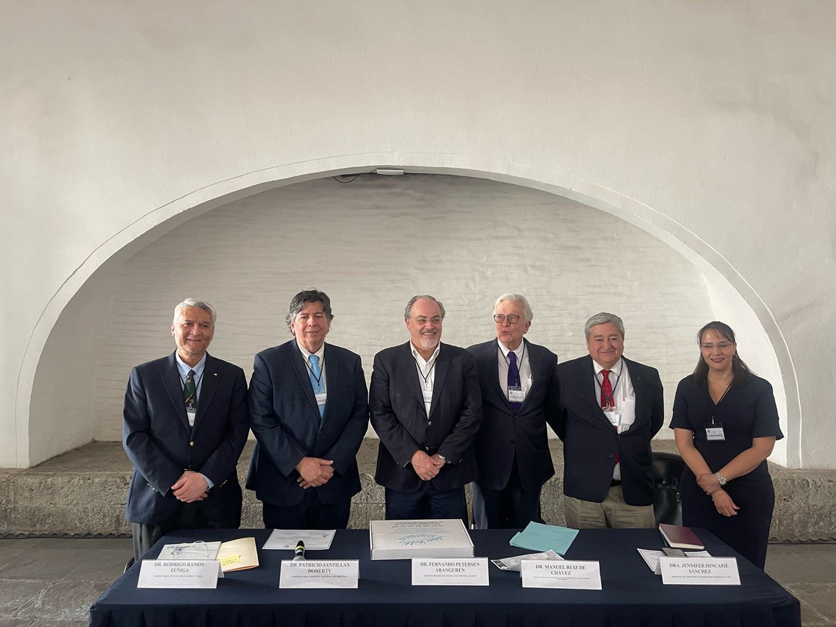 FPetersenA's tweet photo. Muchas felicidades a todo el equipo de la Comisión Estatal de Bioética e Investigación de Jalisco por su XX aniversario y a su comisionado Dr. Rodrigo Ramos @exnovo3 por impulsar la cultura de la bioética en el área de la salud, en especial la práctica médica. https://t.co/8RLLx0nhNa