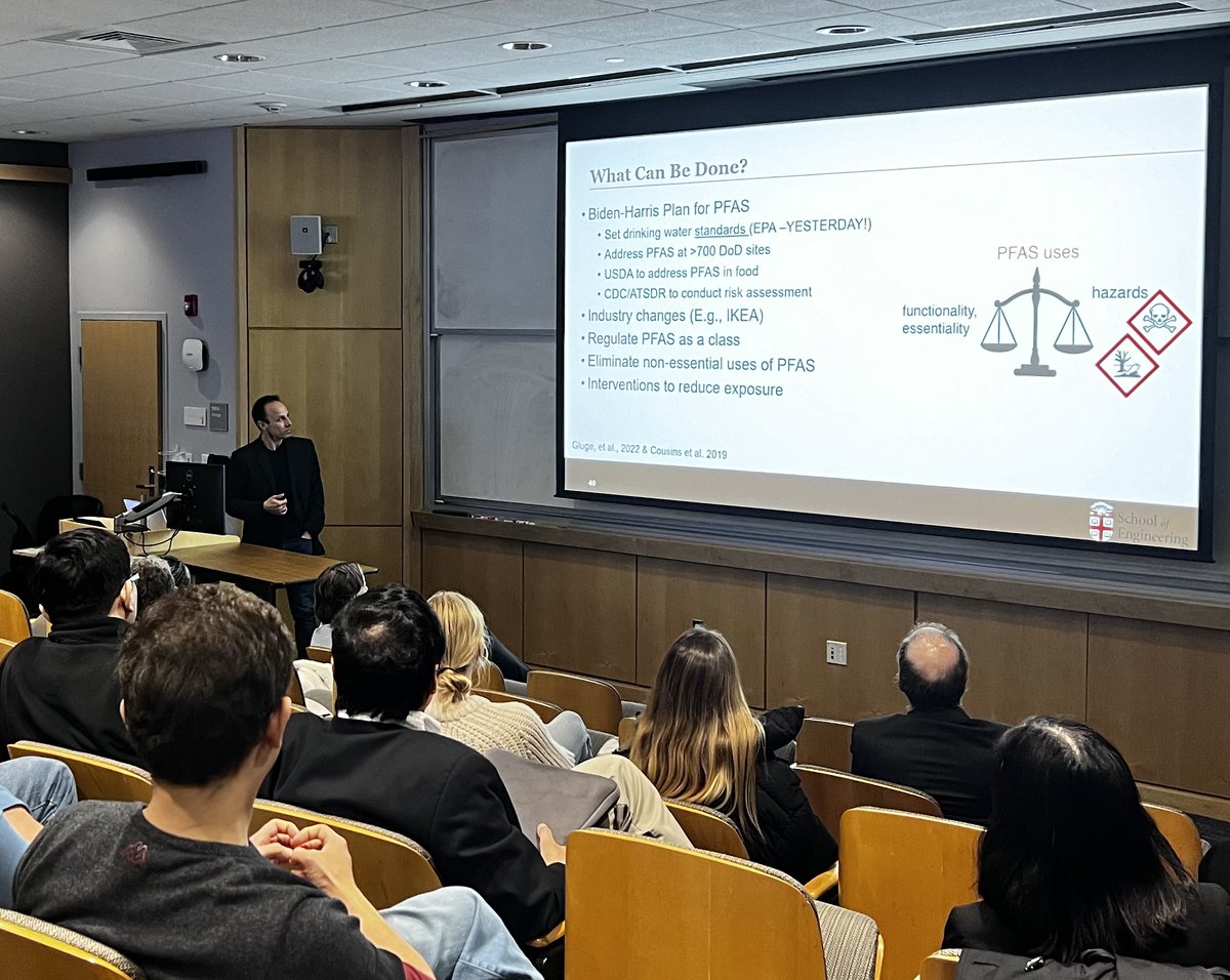 Collaborative discussion opportunities for researchers at the intersection of engineering and public health centered today on work by @brownengin's Kurt Pennell and @Brown_SPH's @JosephMBraun1, measuring the chemical exposome and its link to human health. @Brown_IBES