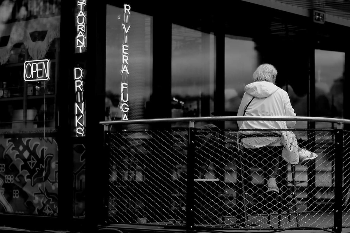 On the high chair #streetphotography #street #blackandwhite #Paris #pascalcolin #canon #50mm